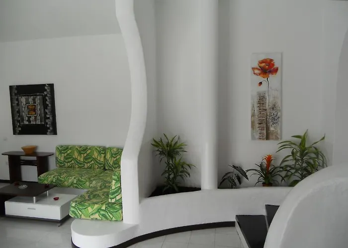 El Jardin 3*